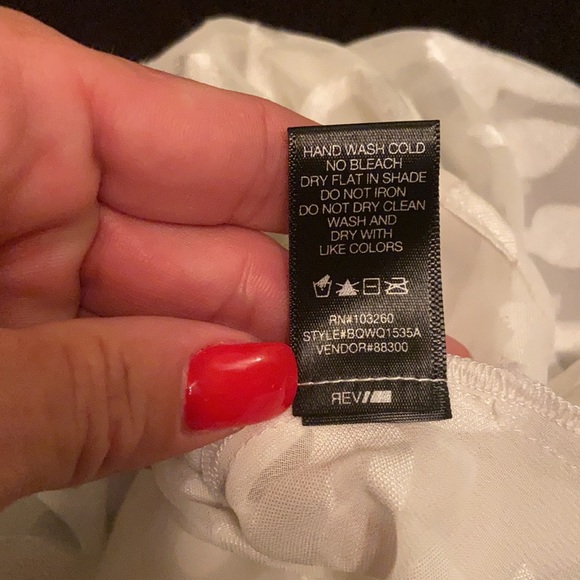 BKE Boutique flowy tank - Picture 8 of 8